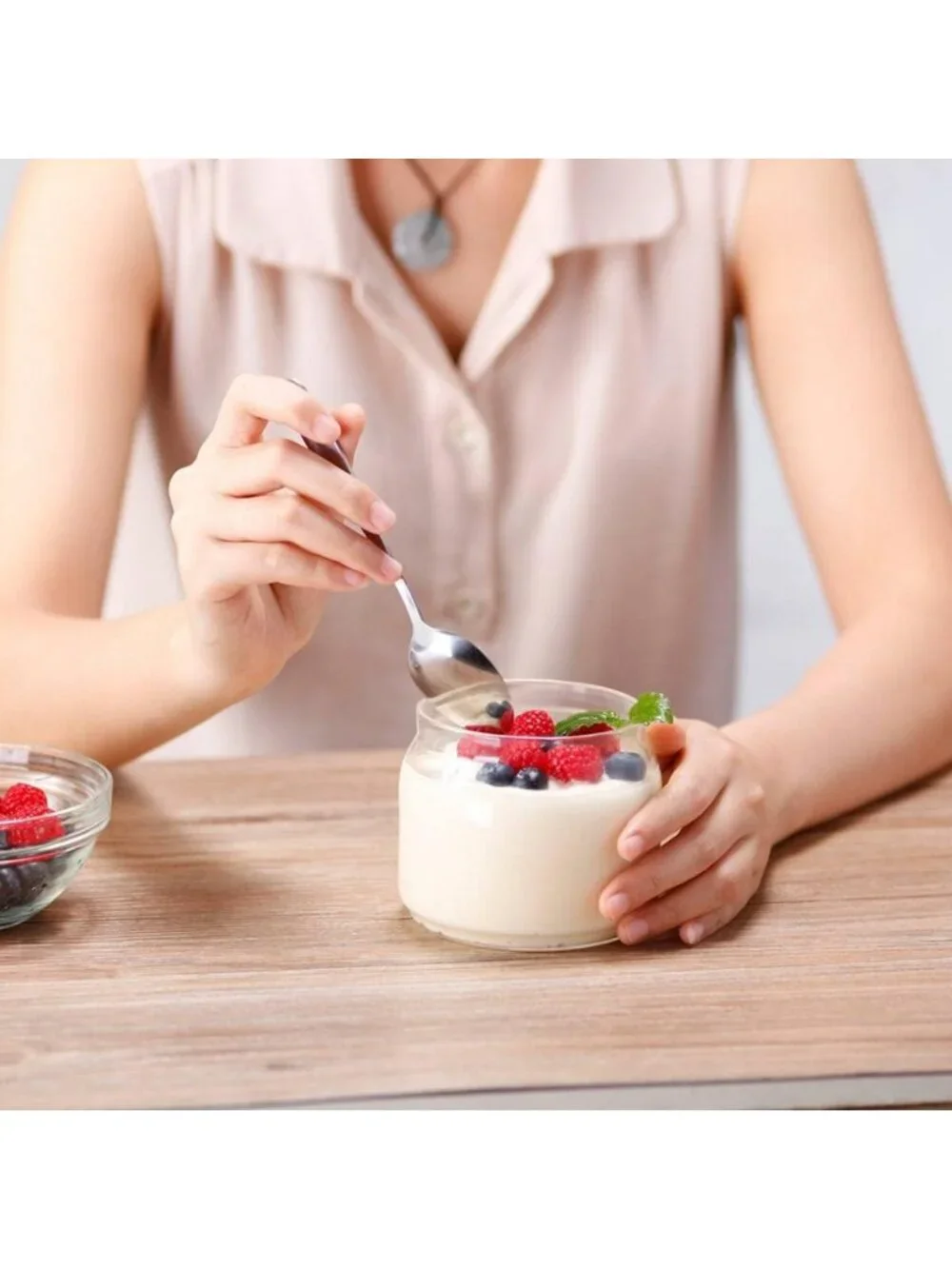 1QT Glass Yogurt Maker with Lid - Easy Homemade Yogurt & Healthy Snacks